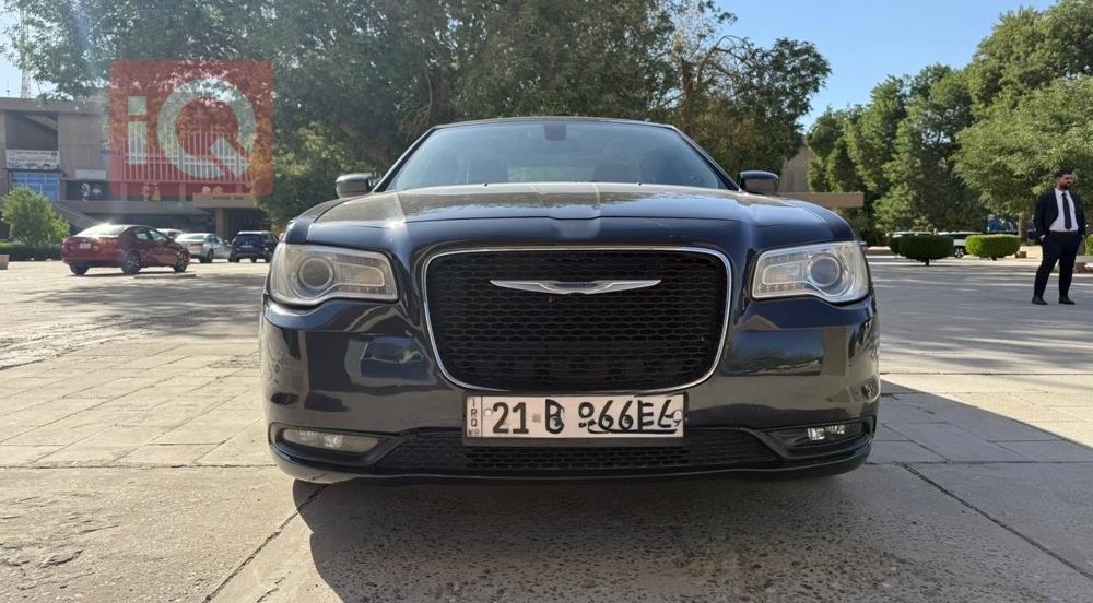 کرایسلەر 300